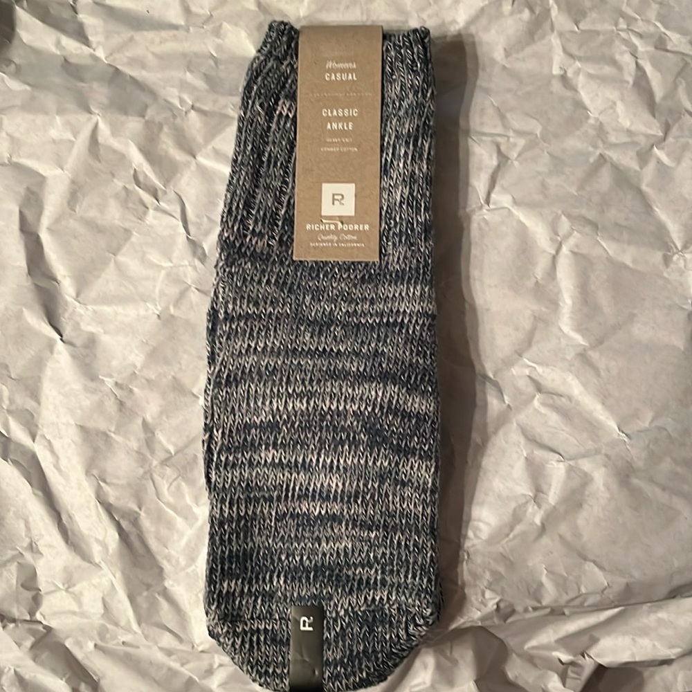 ❤️‍🔥BOGO free (equal or lesser value). NWT-socks